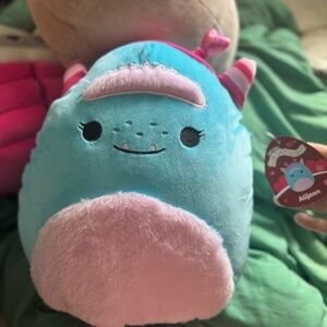 Squishmallows Alijoon Valentine’s Day monster